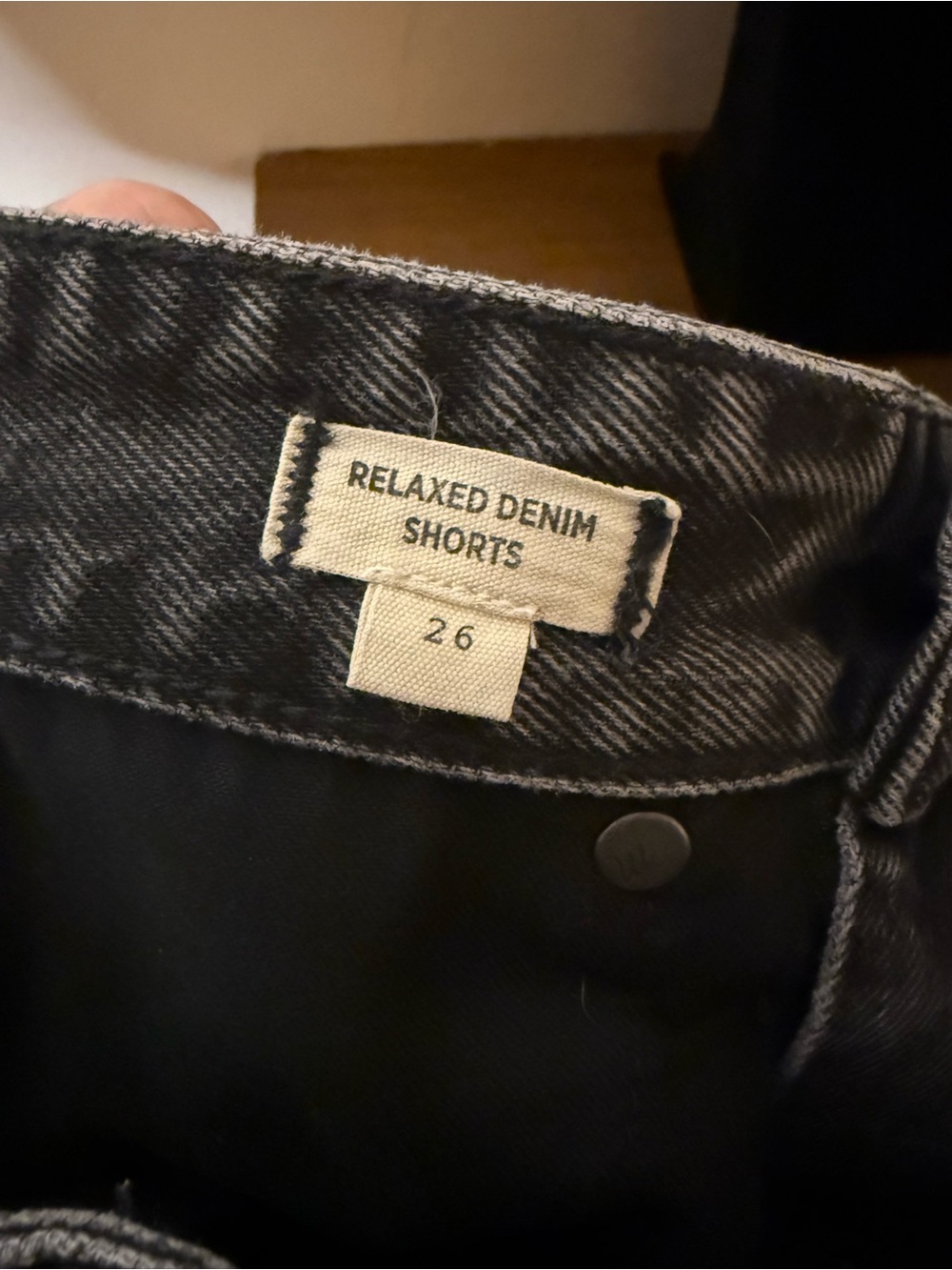 Madewell Relaxed Denim Shorts 2" Haywood Wash Black Size 26 Cut-Offs Distressed - Picture 8 of 11